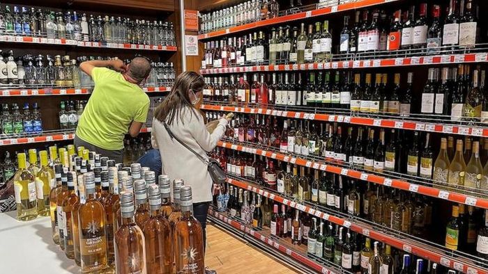 পূর্ব ভারতের প্রথম মদের শপিংমল খুলছে কলকাতায়।