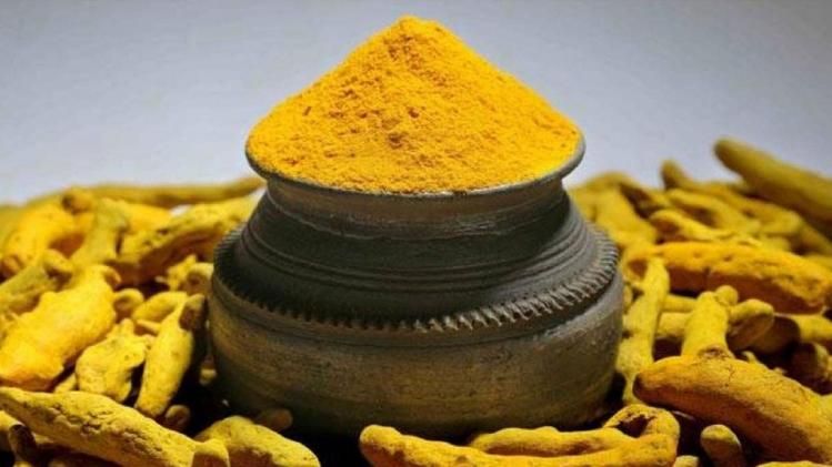 জ্যোতিষশাস্ত্রে অনেক ধরনের প্রতিকারেও হলুদ ব্যবহার করা হয়।