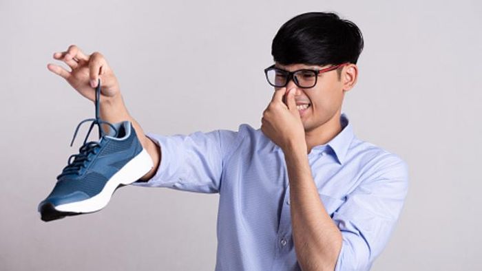 পায়ের দুর্গন্ধ দূর করতে কী করবেন?