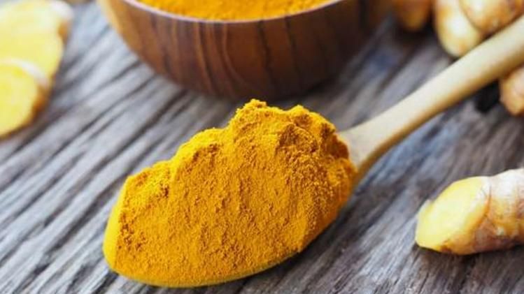 খাবারে এভাবে ব্যবহার করছেন হলুদ? আর্য়ুবেদিক ওষুধই হয়ে উঠছে 'বিষ'