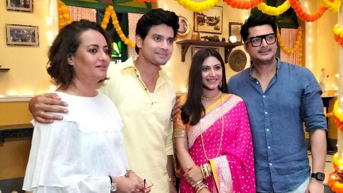 নীলাঞ্জনা সেনগুপ্ত, রাহুল মজুমদার, শুভস্মিতা মুখোপাধ্যায় ও যীশু সেনগুপ্ত