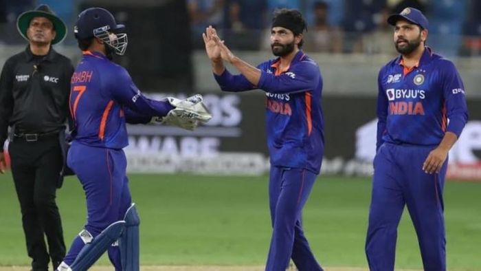 রবীন্দ্র জাডেজার জায়গায় কে?