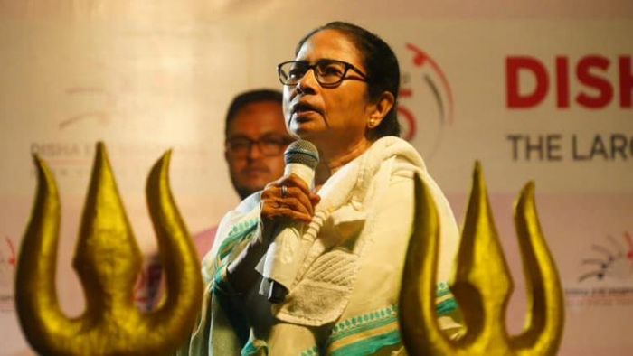 পুজো উদ্বোধনে মমতা বন্দ্যোপাধ্যায়।