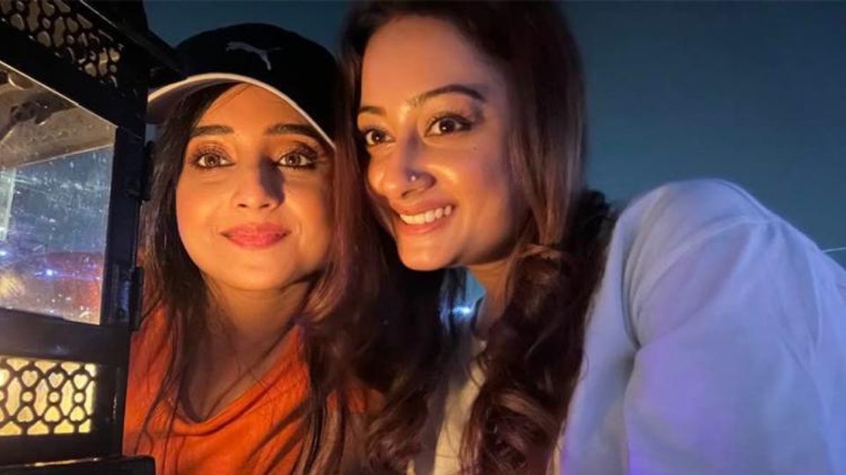 Qizimni onlayn porno bilan yoldan ozdirdi Yalangoch Beyonce sexy ayol