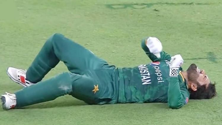 ভারতকে হারিয়েও বড় ধাক্কা পাকিস্তানের, হাসপাতালে যেতে হল রিজওয়ানকে 