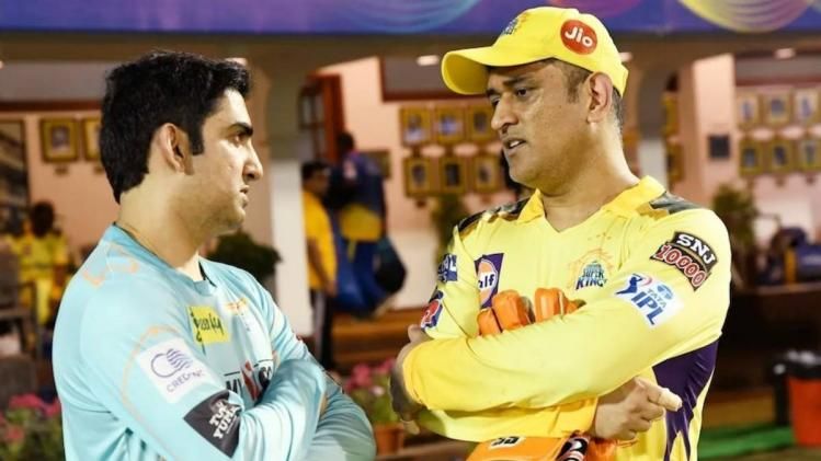 বিস্কুট বনাম কুকুর! ধোনি এবং গম্ভীরের ভক্তদের মধ্যে জোর লড়াই সোশ্যাল মিডিয়ায়