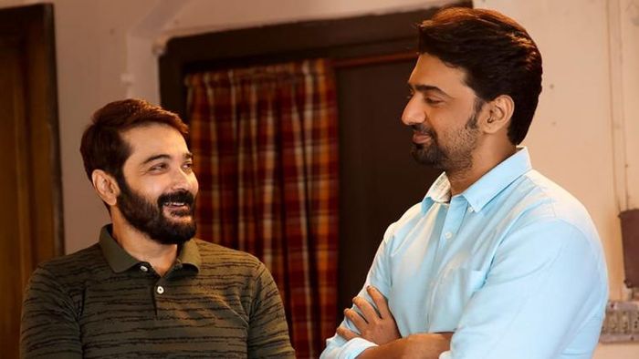 অভিনেতা প্রসেনজিৎ চট্টোপাধ্যায় ও দেব (ছবি: ফেসবুক)