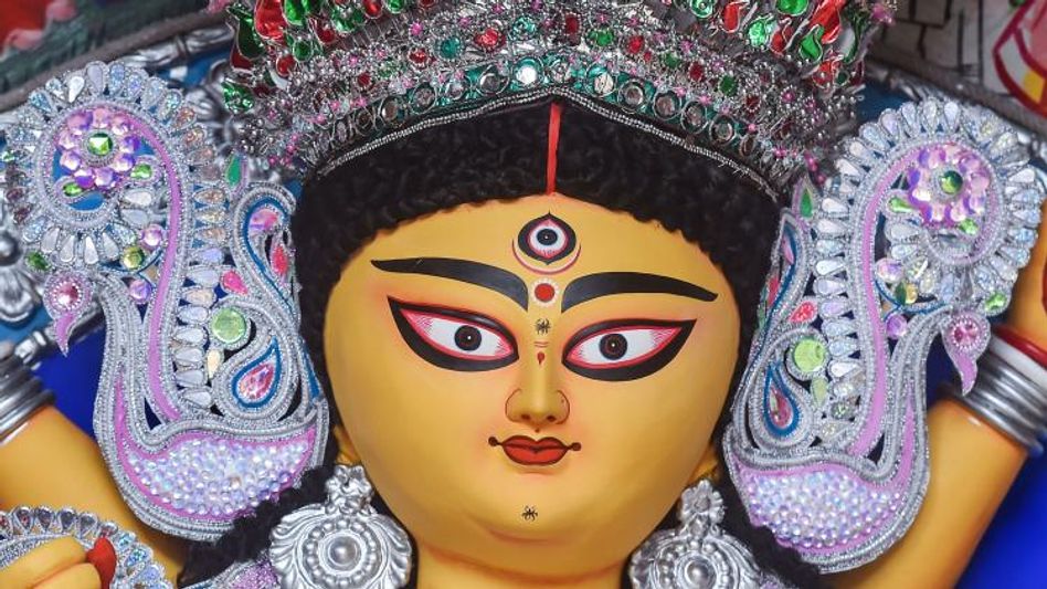 ঢাকেশ্বরী থেকে রমনা-শাঁখারিবাজার... দুর্গাপুজোয় বাংলাদেশও কম যায় না ঢাকেশ্বরী থেকে রমনা-শাঁখারিবাজার... দুর্গাপুজোয় বাংলাদেশও কম যায় না