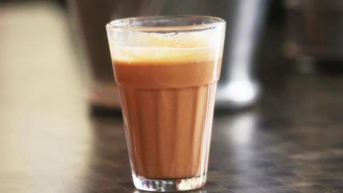 চা খাওয়ার আগে সাবধান। প্রতীকী ছবি