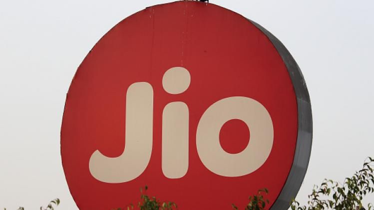 পুজোয় Jio-এর ৩ টি বিশেষ প্ল্যান, এক বছর রিচার্জের নো-টেনশন