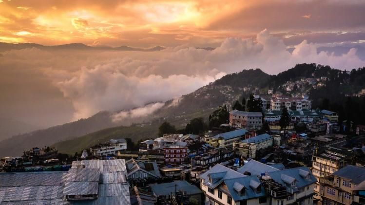 পর্যটকদের ধাক্কা, দার্জিলিঙে হঠাত্‍ বাড়ল গাড়িভাড়া, কত হল?