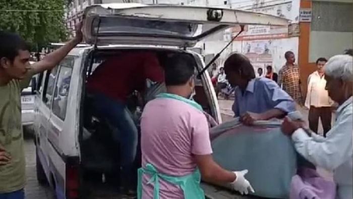 কানপুরে দেড় বছর ধরে আয়কর আধিকারিকের লাশ পড়ে থাকল বিছানায়