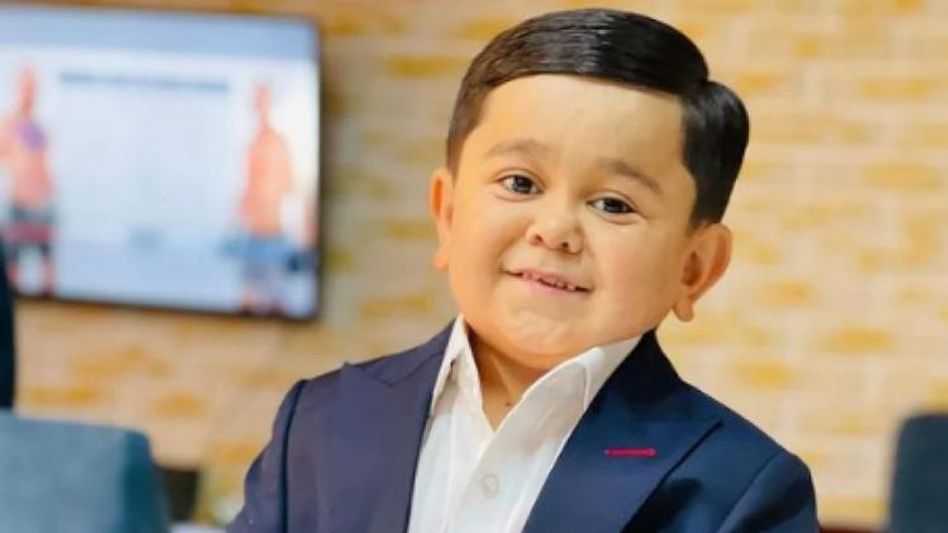 হাসি দিয়েই Bigg Boss 16-তে মন জিতছেন Abdu Rozik হাসি দিয়েই Bigg Boss 16-তে মন জিতছেন Abdu Rozik