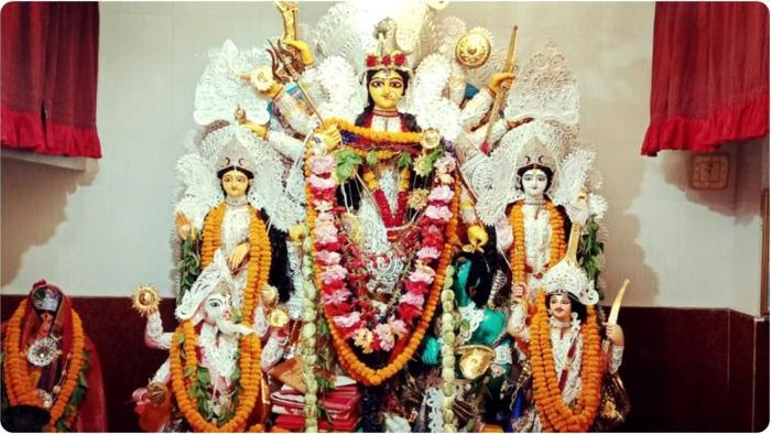 বীরভূম জেলার বোলপুরের কাছারিপট্টীর গুপ্ত বাড়ির পুজো।