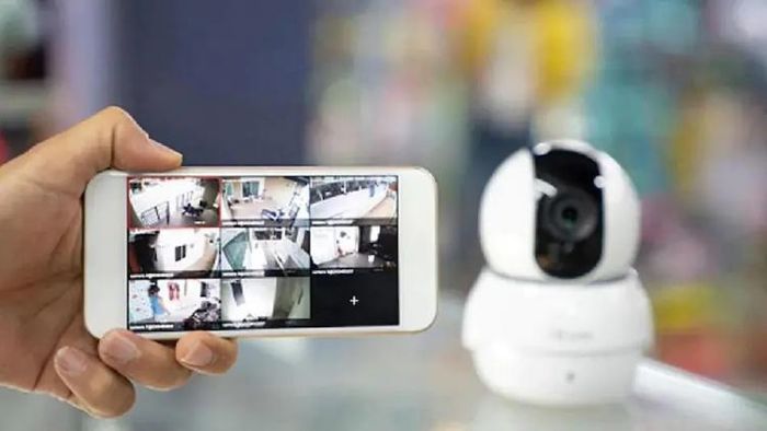 OYO রুমের ক্যামেরায় বন্দি ঘনিষ্ট মুহূর্ত! আপনার সঙ্গেও ঘটতে পারে, সাবধান