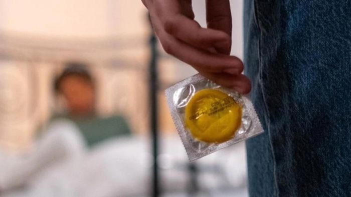 প্রবল অনীহা! দেশে গড়ে মাত্র ১ শতাংশ পুরুষ ব্যবহার করেন কন্ডোম