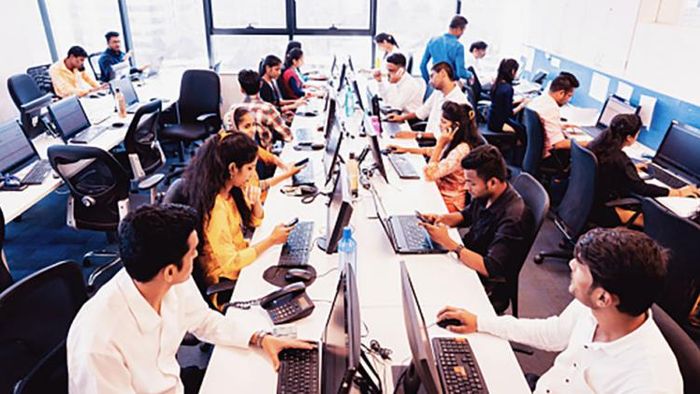 নতুন শ্রম আইনের পর কর্মজীবনে কতটা পরিবর্তন হবে