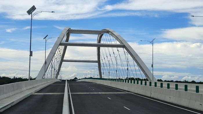 আজ রাত ১২টা থেকে সেতুতে গাড়ি চলাচল শুরু হচ্ছে