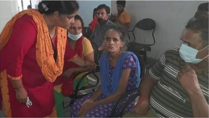 ৩৫ বছর ধরে একই ঘরে বন্দি মহিলা মুক্তি পেলেন