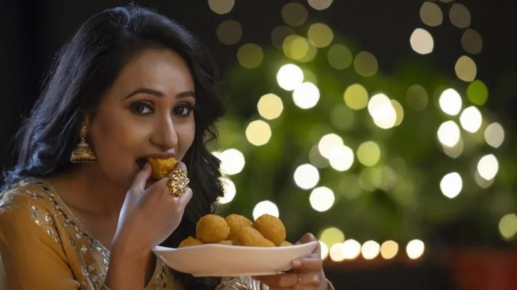 ওজন নিয়ে চিন্তিত? দীপাবলিতে কোন মিষ্টি খাবেন, কোনটি নয়