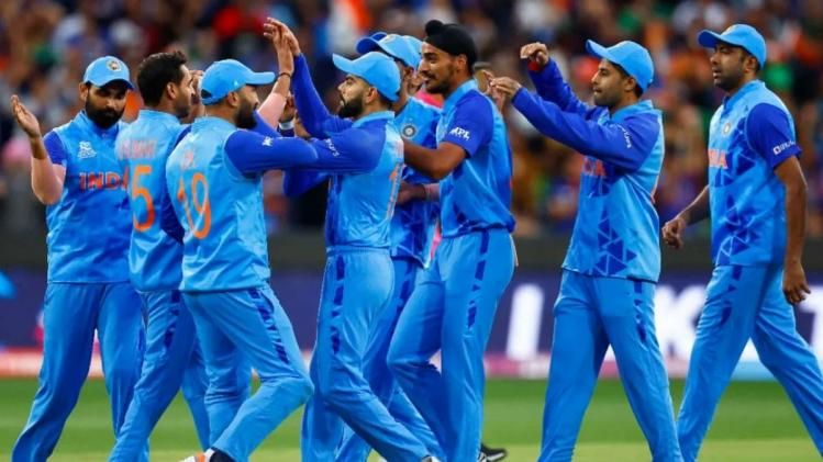 রুদ্ধশ্বাস শেষ ওভার, ২ উইকেট খুইয়েও ১৬ রান তুলে জিতল ভারত