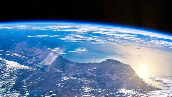 পর্বত, নদী, ভূমি বা সমতল সবই টেকটোনিক প্লেটের নড়াচড়া, সংঘর্ষ এবং বিচ্ছিন্নতার দ্বারা গঠিত