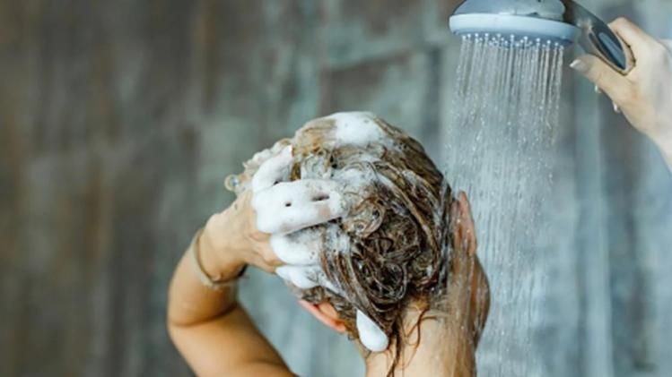 সাবধানে ব্যবহার করুন এসব শ্যাম্পু, রয়েছে ব্লাড ক্যান্সারের ঝুঁকি