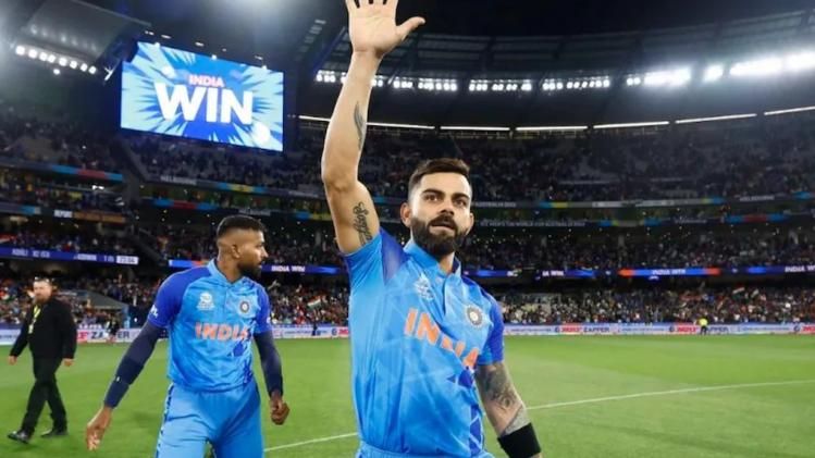 শেষ ওভারেও দৌড়ে ৩ রান, এই ৭ খাবারেই এনার্জি পান কোহলি   