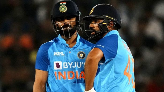 বিরাট কোহলি ও রোহিত শর্মা।