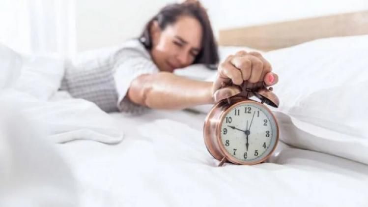 ভোরে ঘুম ভাঙে না? ৩ টিপসেই মুশকিল আসান