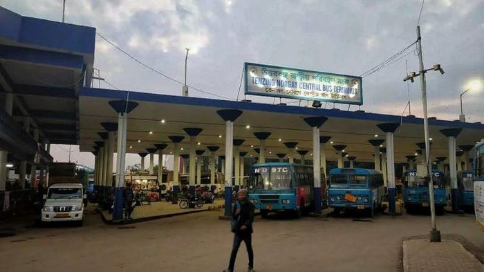 কলকাতা-শিলিগুড়ি বাসভাড়া আকাশছোঁয়া, অনলাইনকে দুষছেন বাসমালিকরা