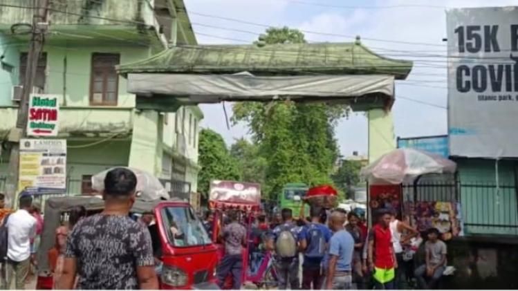 সিকিম থেকে পর্যটকরা নেমে আসছেন, শিলিগুড়িতে