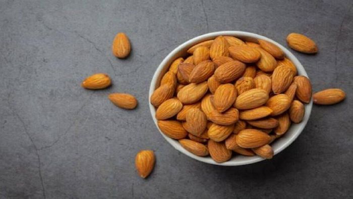 বাদাম অতিরিক্ত খেলে কী হতে পারে?