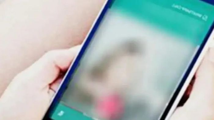 ফোন থেকে কীভাবে লিক হয় ব্যক্তিগত ছবি-VIDEO
