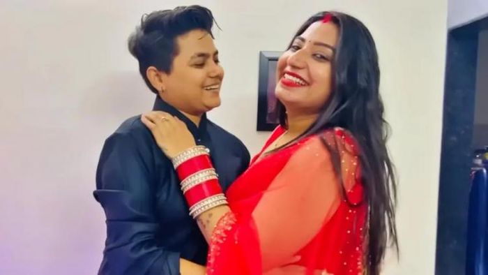 Qin ichidagi kameralar va sperma chiqishi haqidagi porno videolarni tomosha qiling Katta anal teshikning porno fotosurati