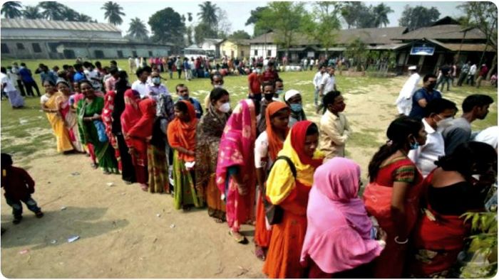 ইতিমধ্যেই পশ্চিমবঙ্গের ১ কোটি ৬৯ লক্ষের বেশি মহিলা লক্ষ্মীর ভাণ্ডার প্রকল্পের টাকা পাচ্ছেন।