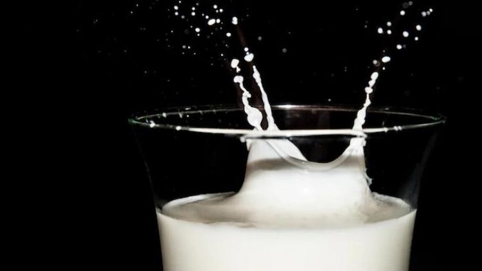 গরম না ঠান্ডা দুধ; কোনটা পুষ্টিকর ও স্বাস্থ্যকর