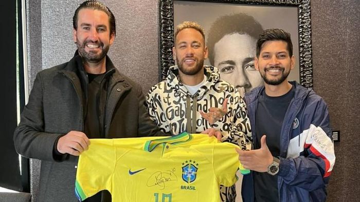 নেইমারের সঙ্গে রবিন