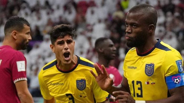 একাই দুই গোল ভ্যালেন্সিয়ার