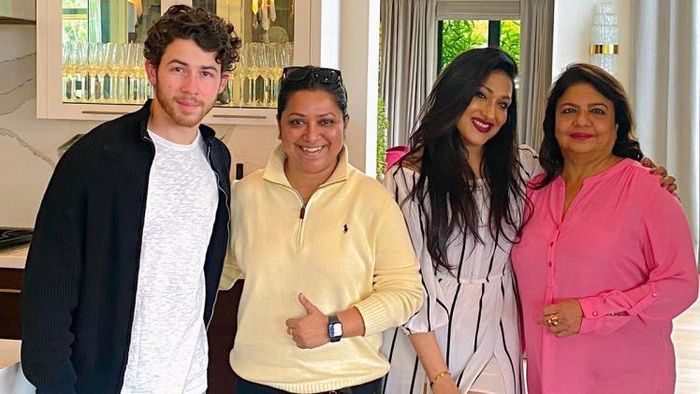 নিক জোনাস, শর্মিষ্ঠা মুখোপাধ্যায়, ঋতুপর্ণা সেনগুপ্ত ও মধু চোপড়া