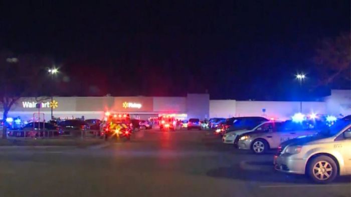 ভার্জিনিয়ায় ওয়ালমার্ট স্টোরে বন্দুকবাজের হামলা