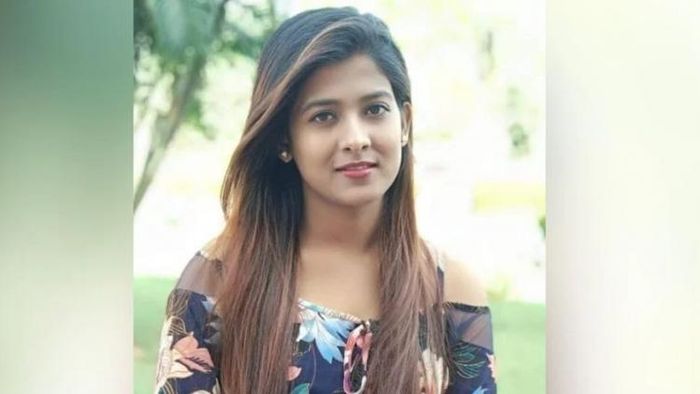 বেহালায় তরুণীর মর্মান্তিক মৃত্য়ু