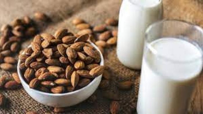 দুধের সঙ্গে এই ৩ জিনিস মিশিয়ে খান, সুগার থাকবে কন্ট্রোলে