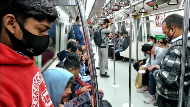 ভিড়ে মাস্ক পরা আবশ্যিক বলেছে কেন্দ্র? সত্যিটা জানুন