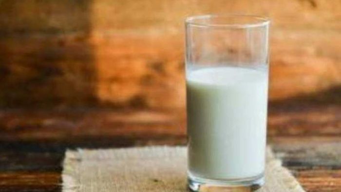 দুধ ছাড়া এই ১০ খাবারে থাকে ক্যালসিয়াম।