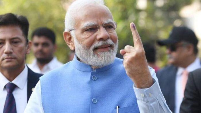 ভোট দিলেন নরেন্দ্র মোদী।