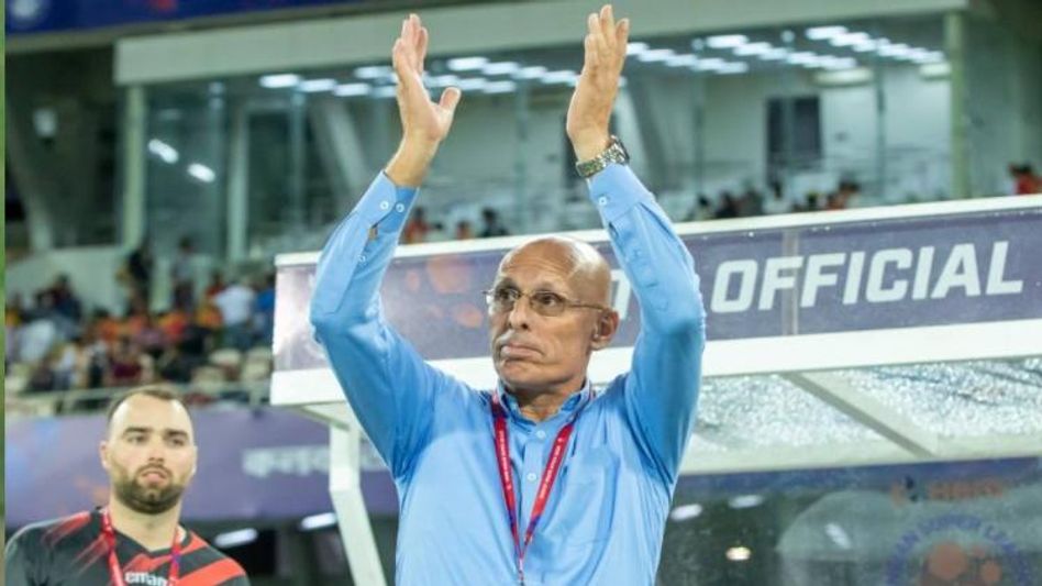বিপক্ষ বেঙ্গালুরু, ম্যাচের আগে ইস্টবেঙ্গল কোচের গলায় প্লে অফের স্বপ্ন বিপক্ষ বেঙ্গালুরু, ম্যাচের আগে ইস্টবেঙ্গল কোচের গলায় প্লে অফের স্বপ্ন