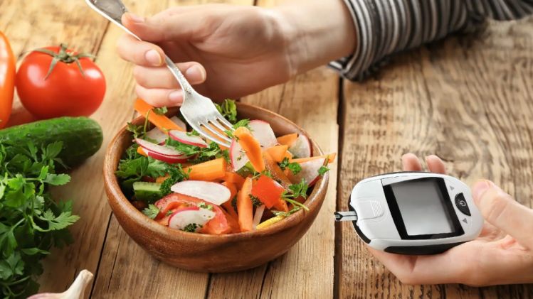  শীতে ভূরিভোজ খেয়েও কন্ট্রোলে থাকবে সুগার, ডায়াবেটিস রোগীর ডায়েটে রাখুন এই ৭ জিনিস 