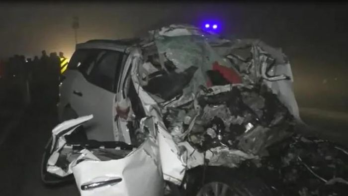 গুজরাতের নাভসারিতে ভয়াবহ দুর্ঘটনা, বাস-গাড়ির সংঘর্ষে মৃত ৯