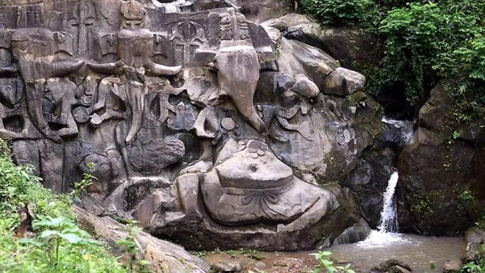 ত্রিপুরার উনাকোটির ভাস্কর্য